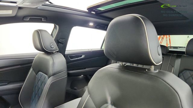 Used 2025 Volkswagen Atlas Cross Sport SEL Premium R-Line AWD/4WD image 35