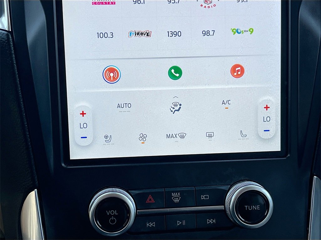 Used 2024 Ford Edge Titanium image 15