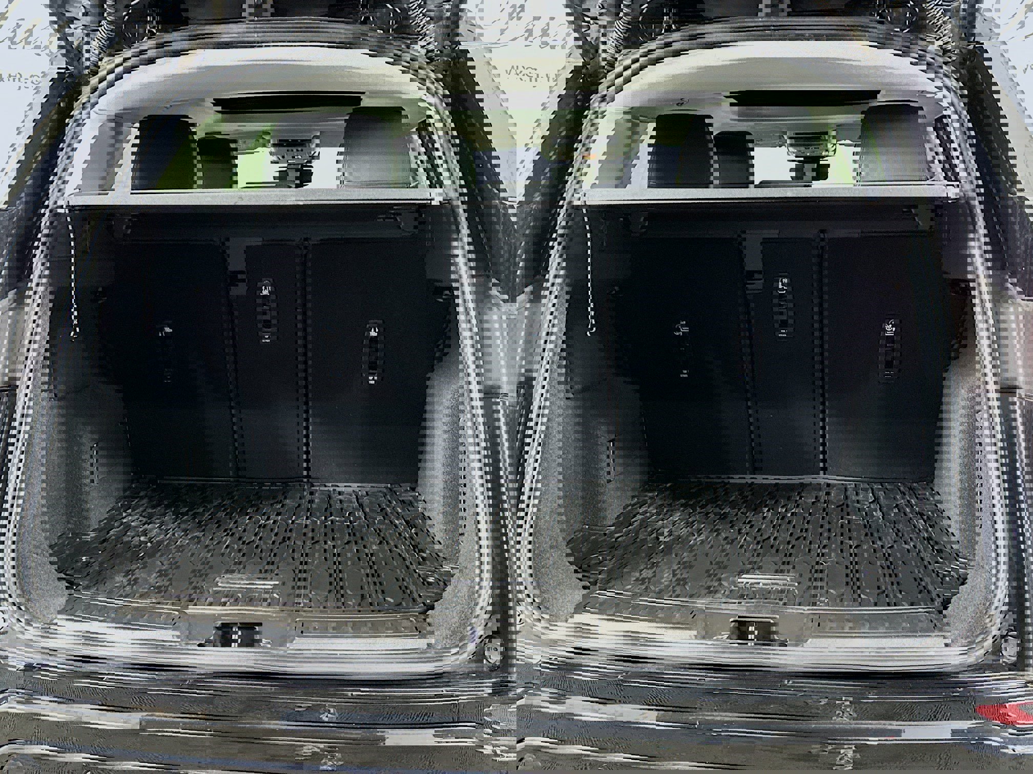 Used 2023 Land Rover Range Rover Evoque SE image 23