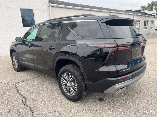 New 2027 Chevrolet Traverse LT FWD image 3