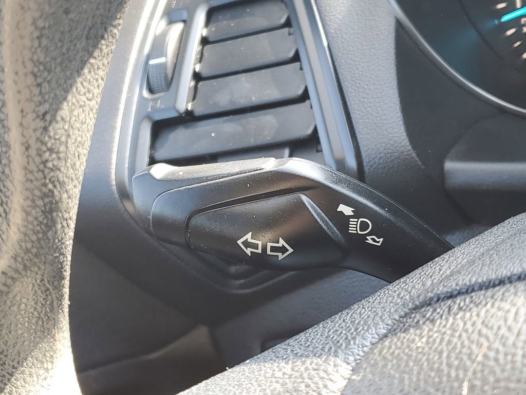 Used 2019 Ford Escape SE FWD image 15