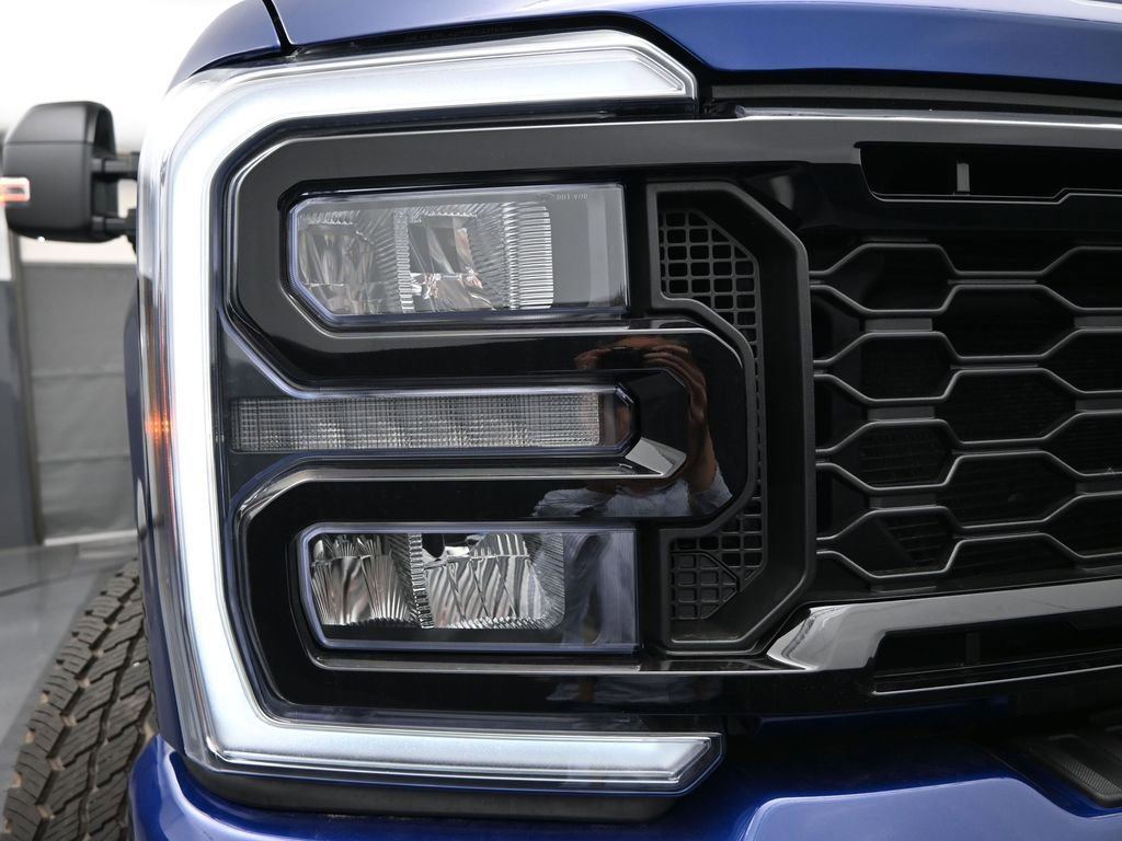 New 2026 Ford F350 Lariat w/ Black Appearance Package image 15