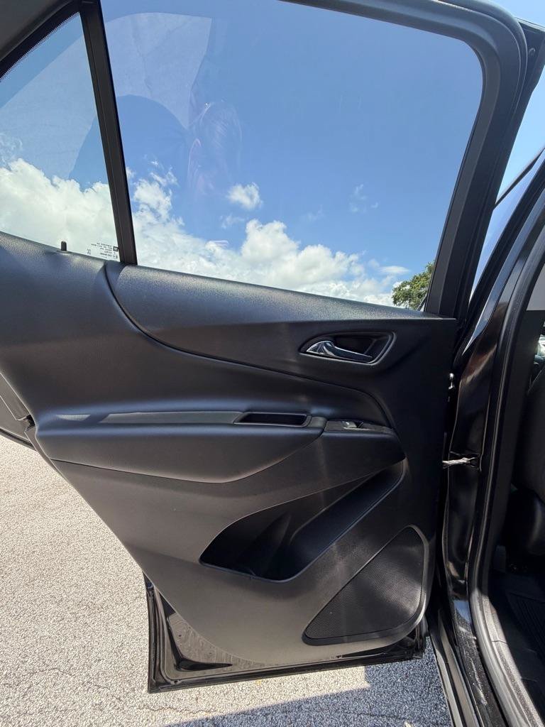 Used 2020 Chevrolet Equinox LT w/ Driver Convenience Package FWD image 11