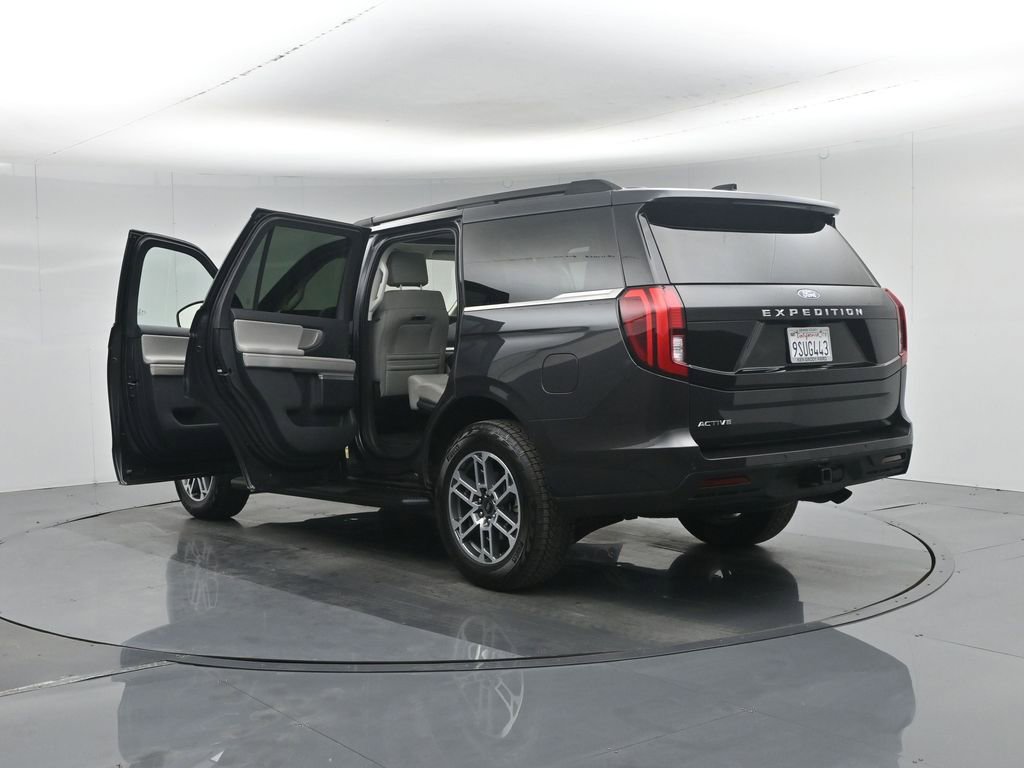 Certified 2025 Ford Expedition Active image 38