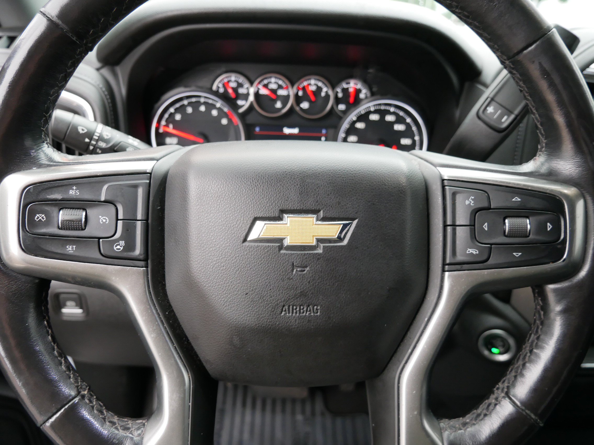 Used 2022 Chevrolet Silverado 1500 LT AWD/4WD image 17