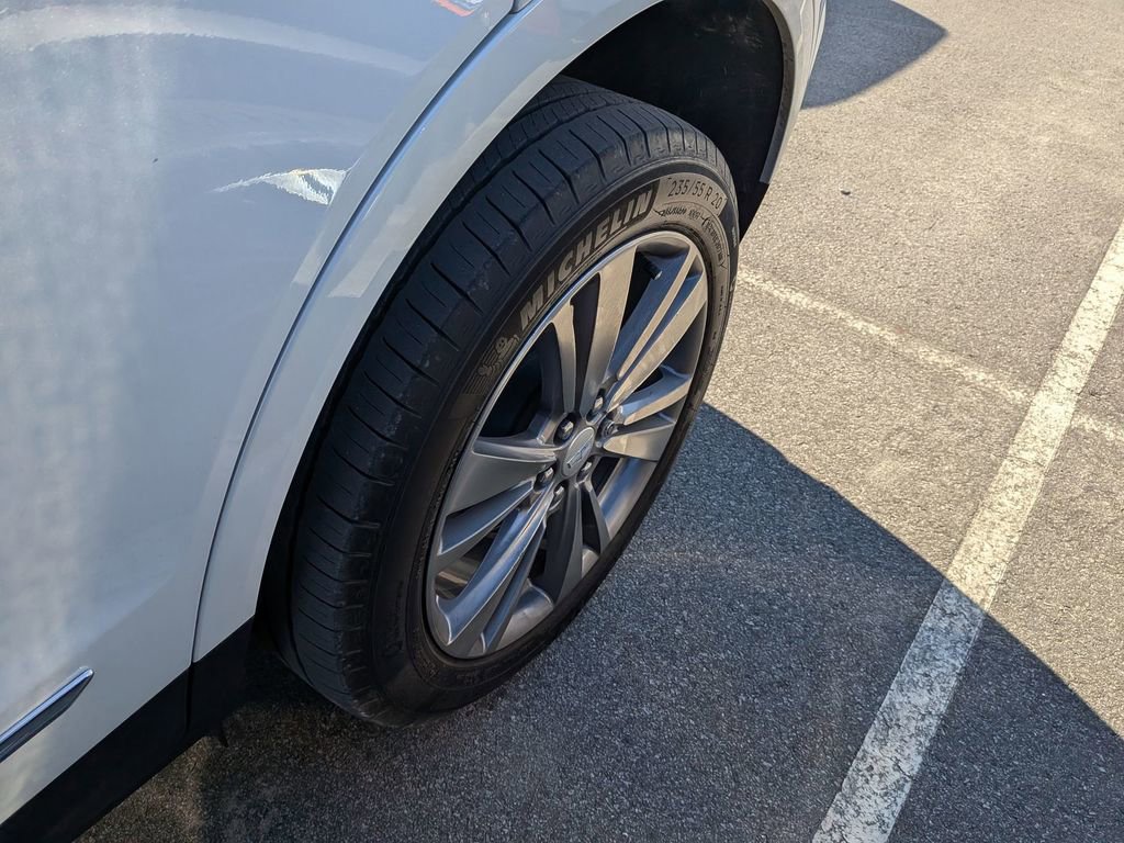 Certified 2024 Cadillac XT5 Premium Luxury w/ Technology Package FWD image 5