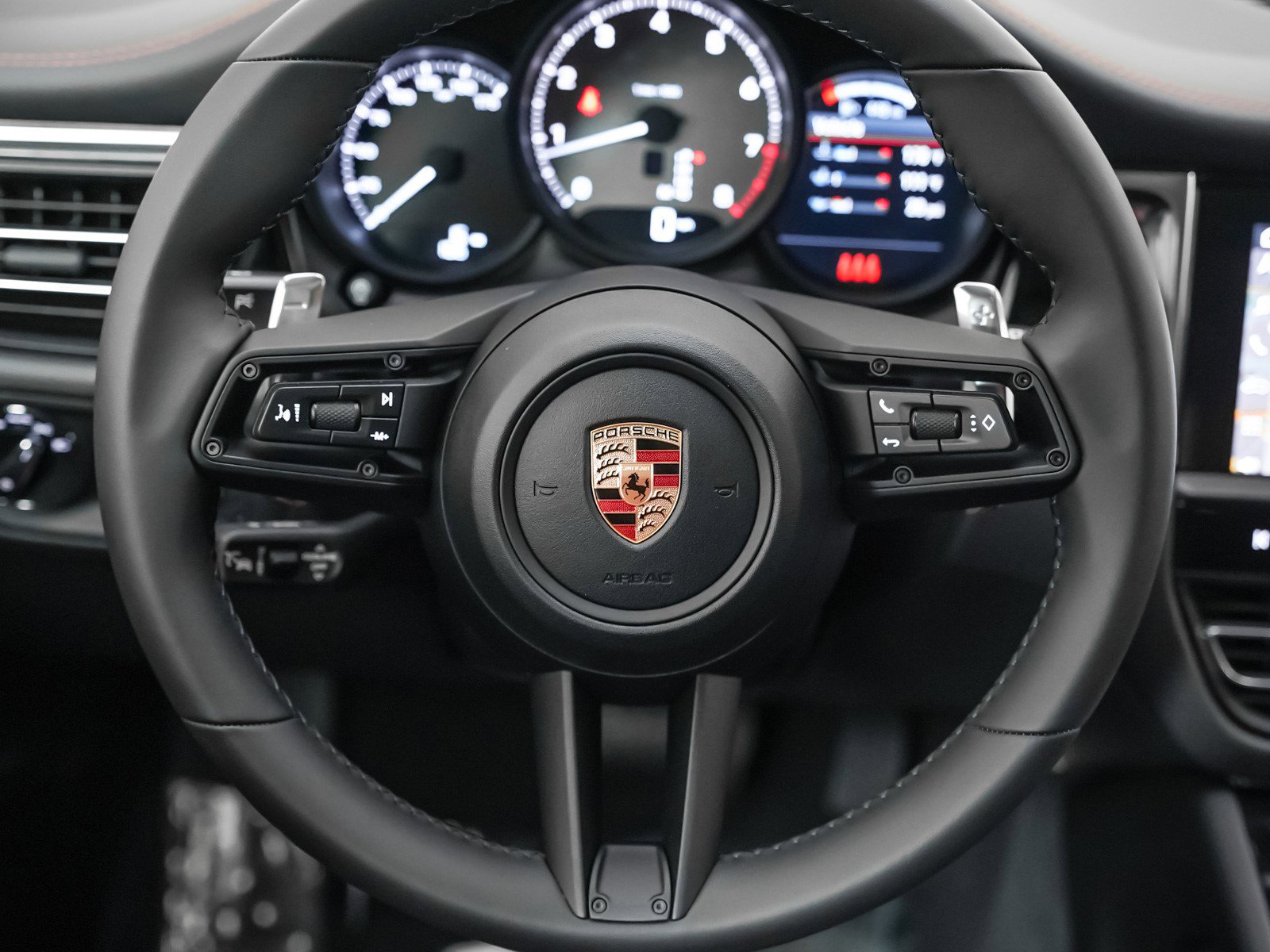 New 2026 Porsche Macan S image 17