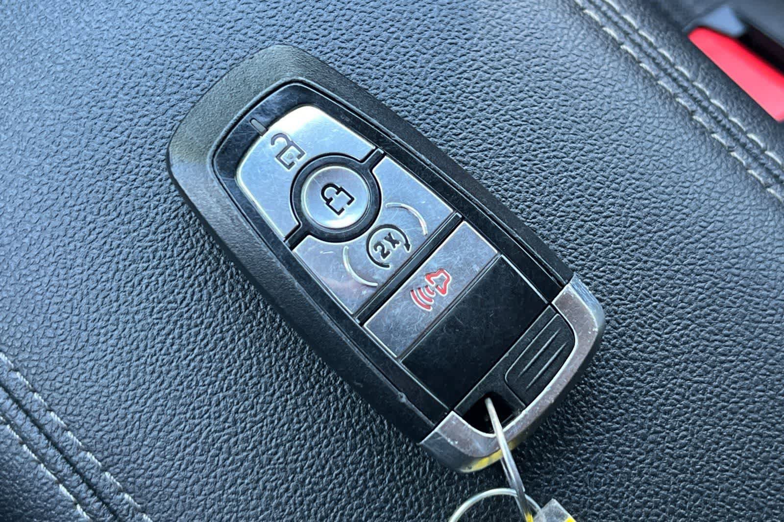 Used 2021 Ford Escape SE w/ Cold Weather Package image 26