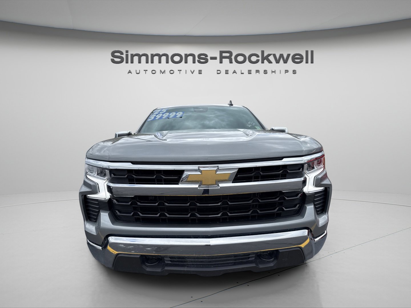 Used 2025 Chevrolet Silverado 1500 LT AWD/4WD image 6