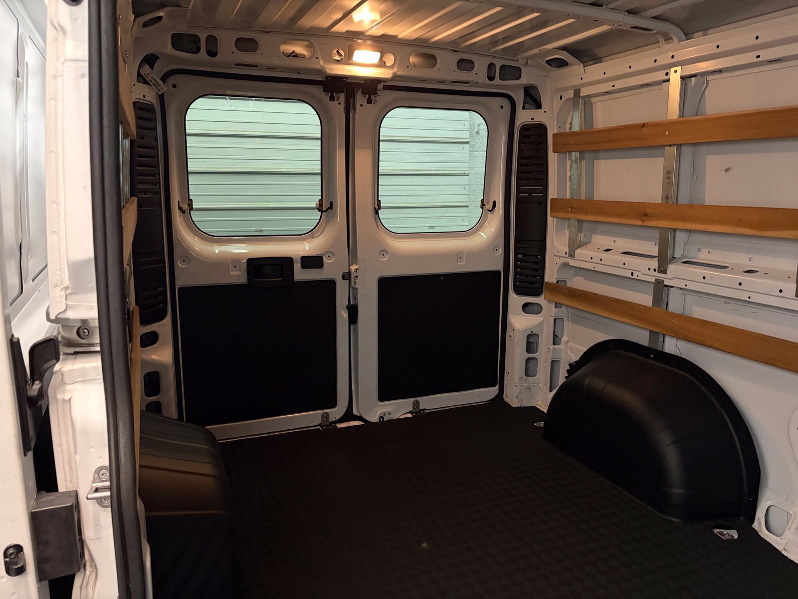 Used 2025 RAM ProMaster 2500 w/ U-Haul Equipment Group FWD image 32