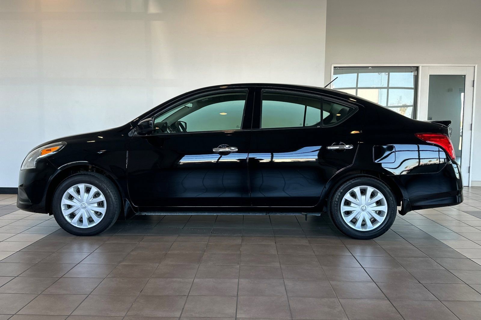 Used 2017 Nissan Versa SV image 7