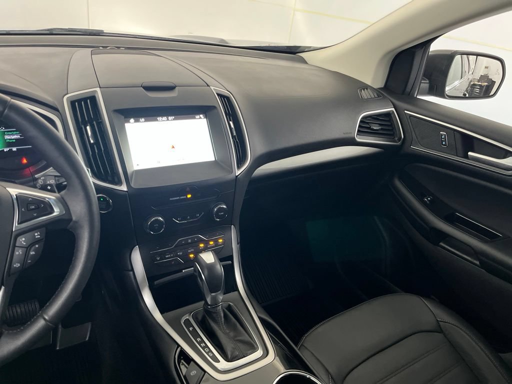 Used 2017 Ford Edge SEL w/ Equipment Group 201A AWD/4WD image 34