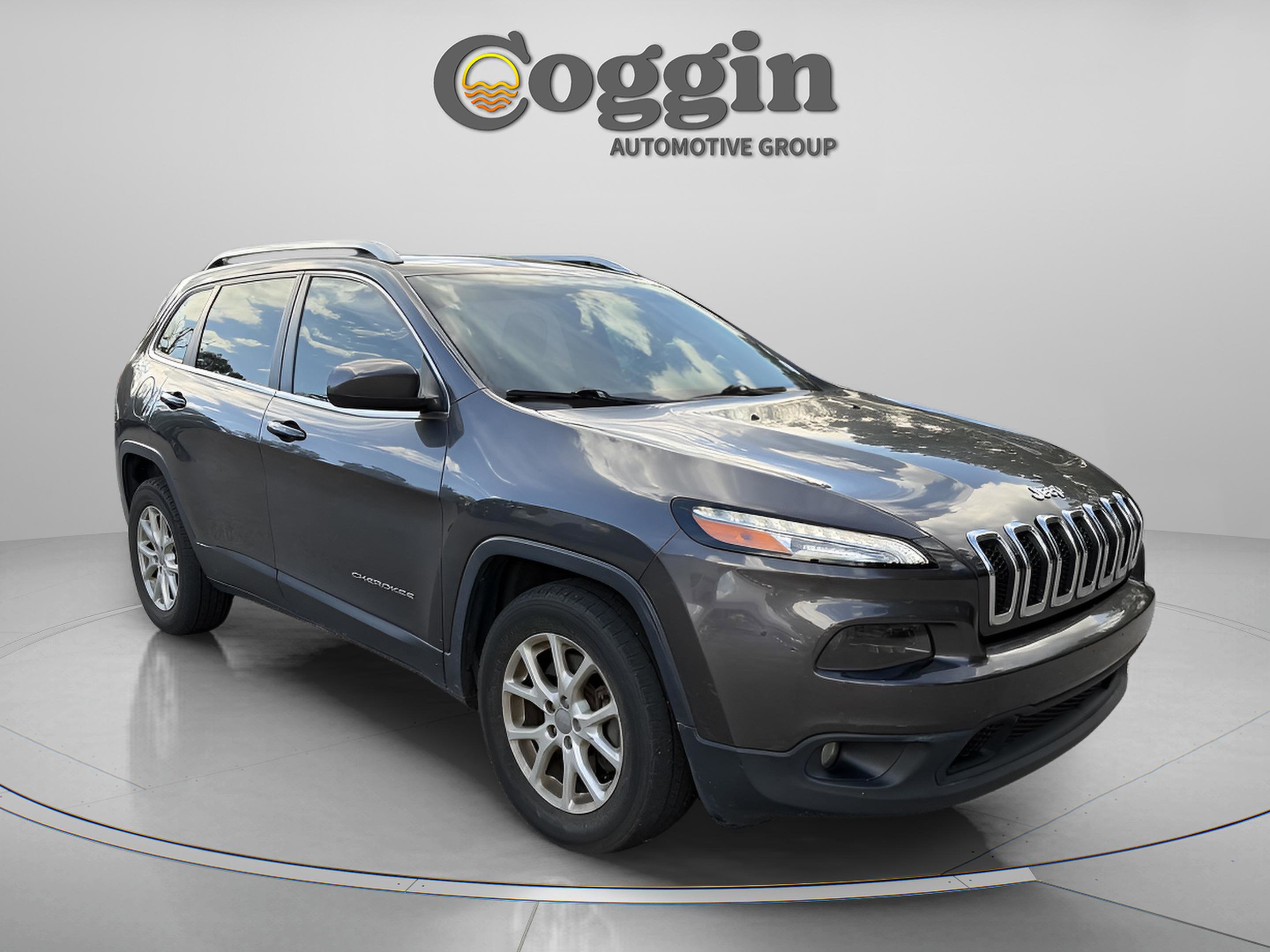 Used 2016 Jeep Cherokee Latitude w/ Cold Weather Group image 7