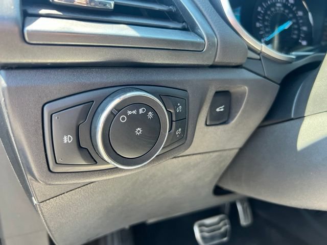 Used 2015 Ford Fusion Titanium FWD image 9