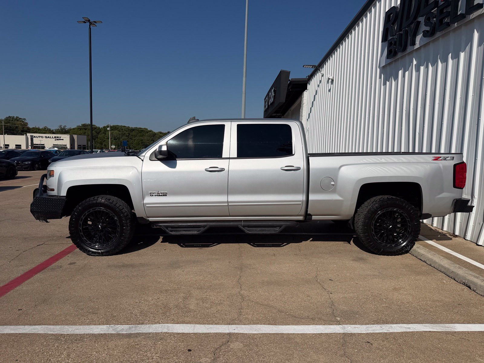 Used 2018 Chevrolet Silverado 1500 LT w/ Texas Edition AWD/4WD image 3