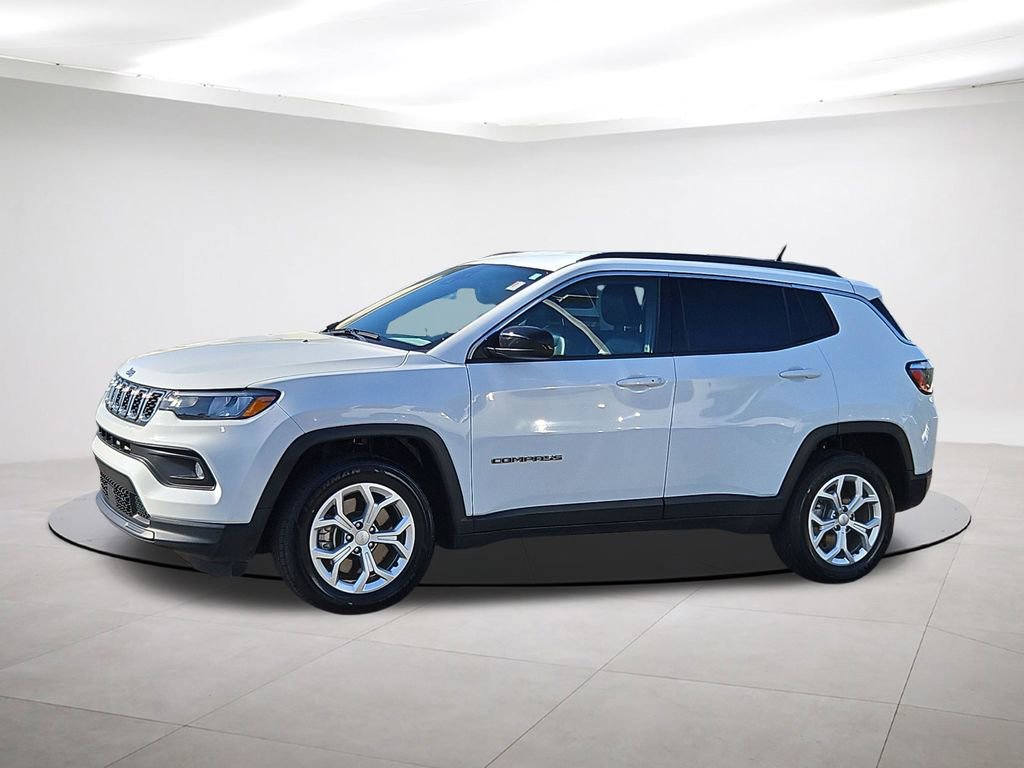 Used 2024 Jeep Compass Latitude video 3