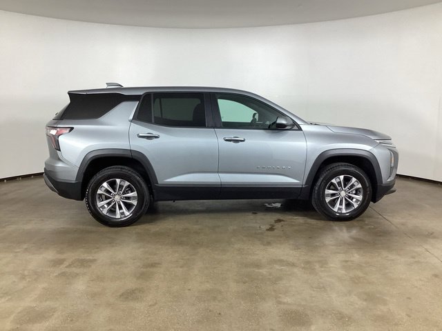 Used 2026 Chevrolet Equinox LT AWD/4WD image 4