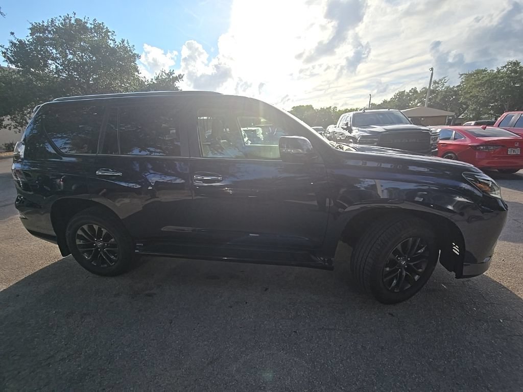 Used 2020 Lexus GX 460 Premium w/ Premium Package AWD/4WD image 3