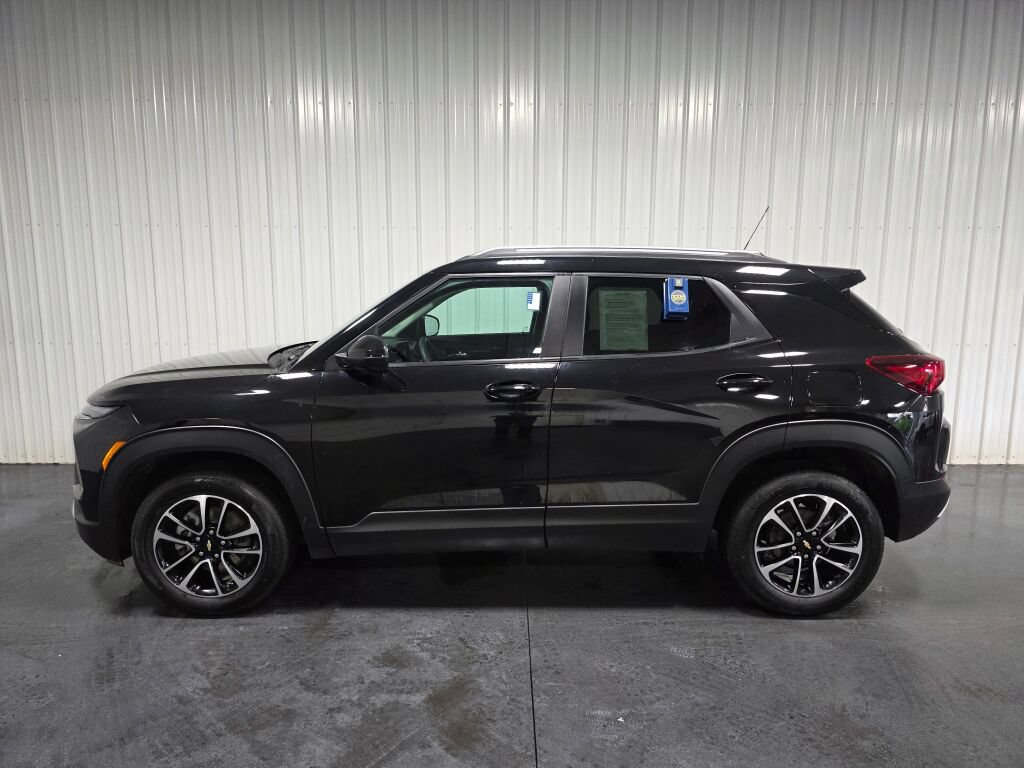 Used 2025 Chevrolet TrailBlazer LT AWD/4WD image 4