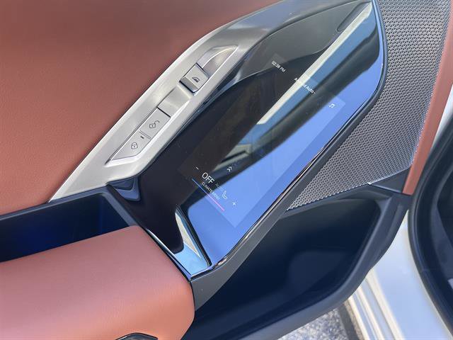 New 2026 BMW 750e xDrive w/ Executive Package image 22