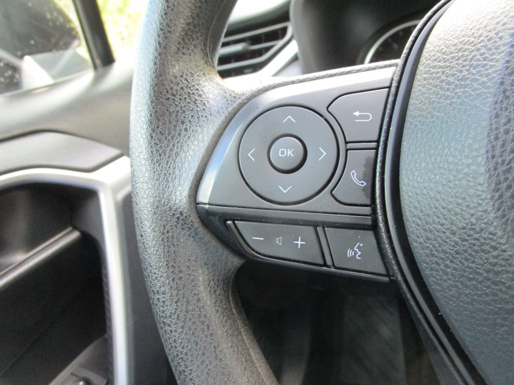 Used 2022 Toyota RAV4 XLE image 28