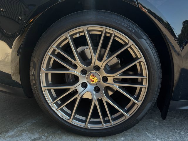 Certified 2023 Porsche Panamera Platinum Edition image 13