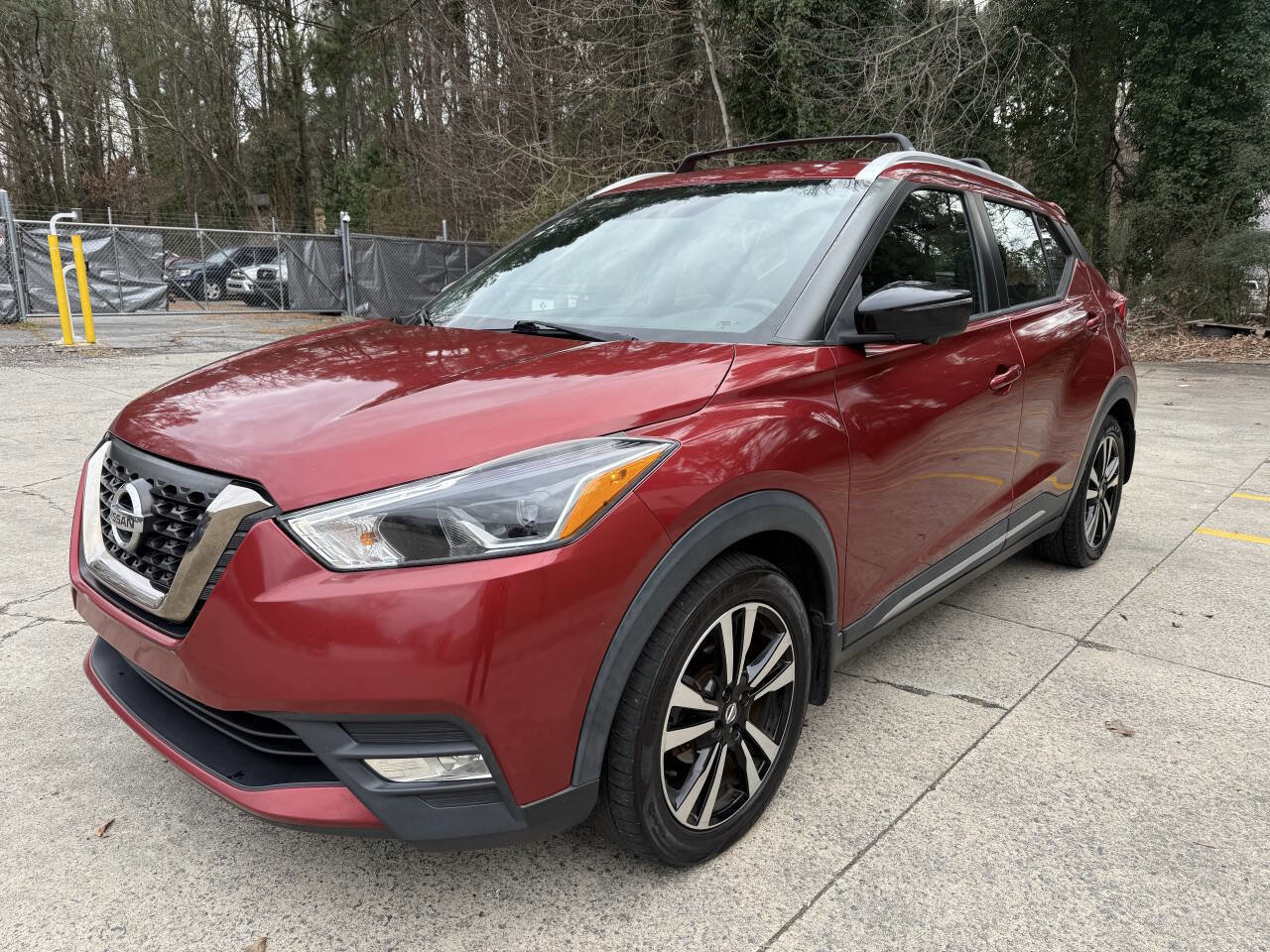 Used 2019 Nissan Kicks SR w/ Exterior Package image 1