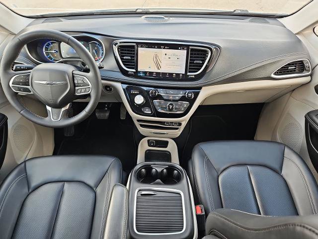 Used 2024 Chrysler Pacifica Limited FWD image 19