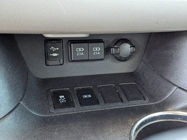 Used 2019 Toyota Highlander LE image 28