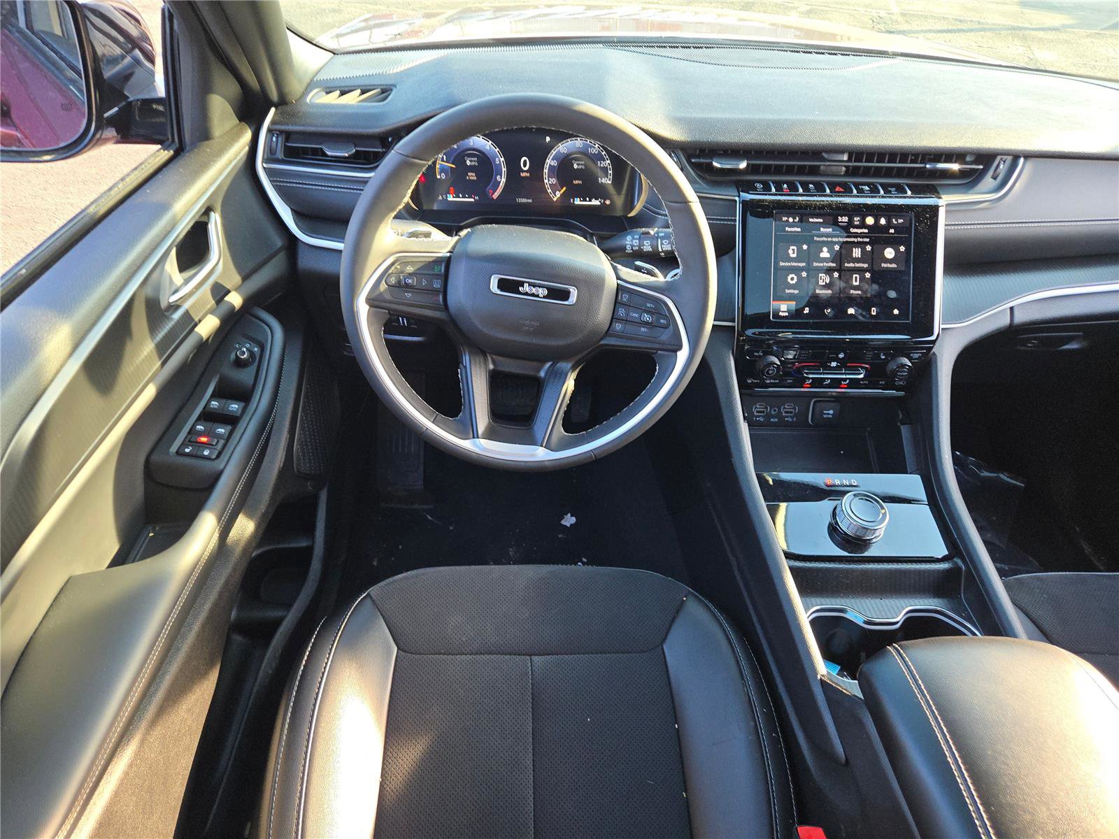 Certified 2024 Jeep Grand Cherokee Altitude image 22
