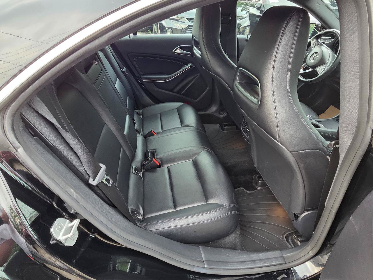 Used 2015 Mercedes-Benz CLA 250 4MATIC image 15