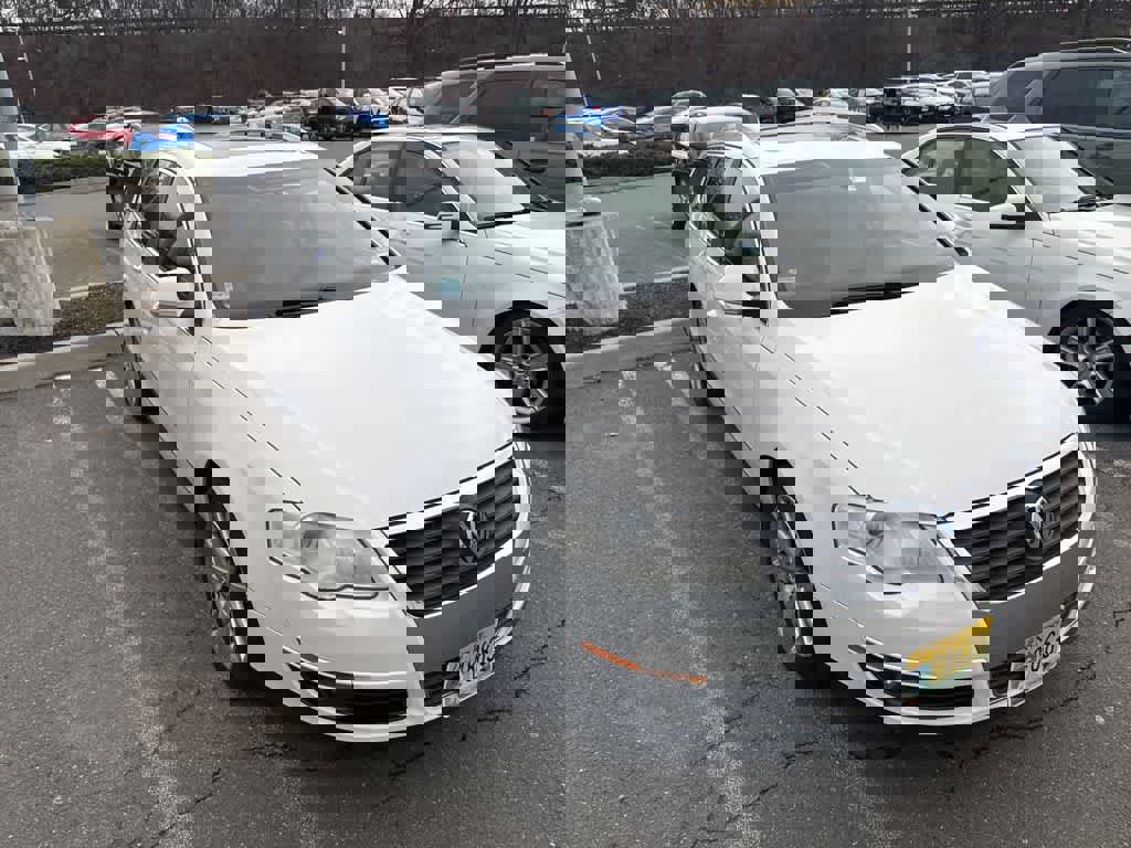 Used 2010 Volkswagen Passat Komfort image 8