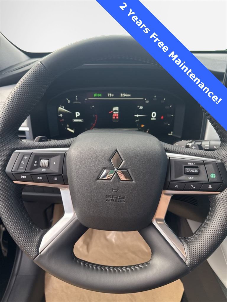 New 2025 Mitsubishi Outlander SE image 19