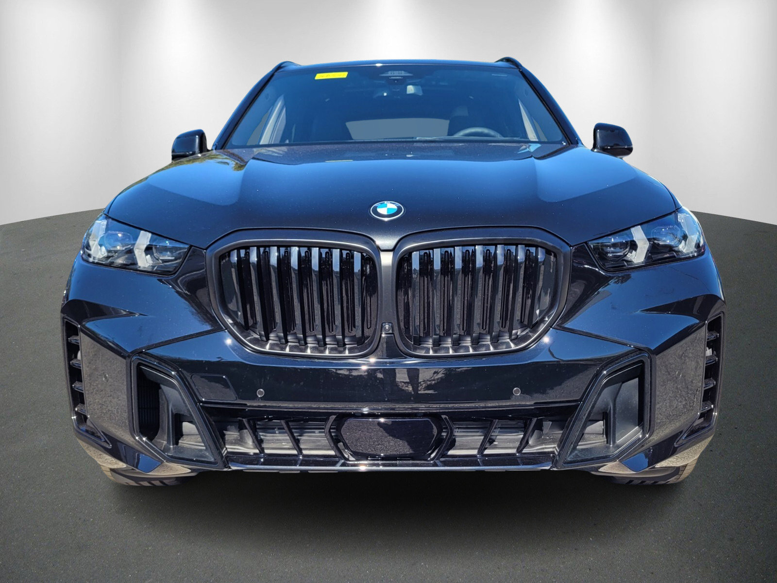 New 2026 BMW X5 xDrive40i w/ M Sport Package AWD/4WD image 2