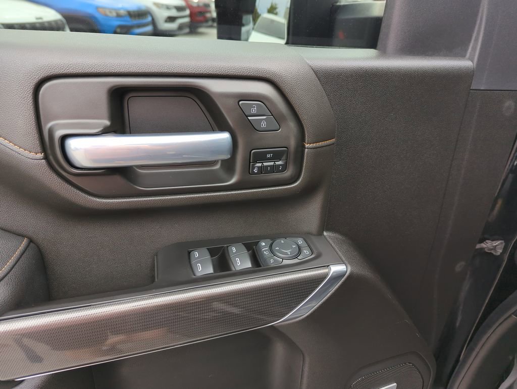 Used 2022 GMC Sierra 2500 AT4 w/ AT4 Premium Plus Package image 19