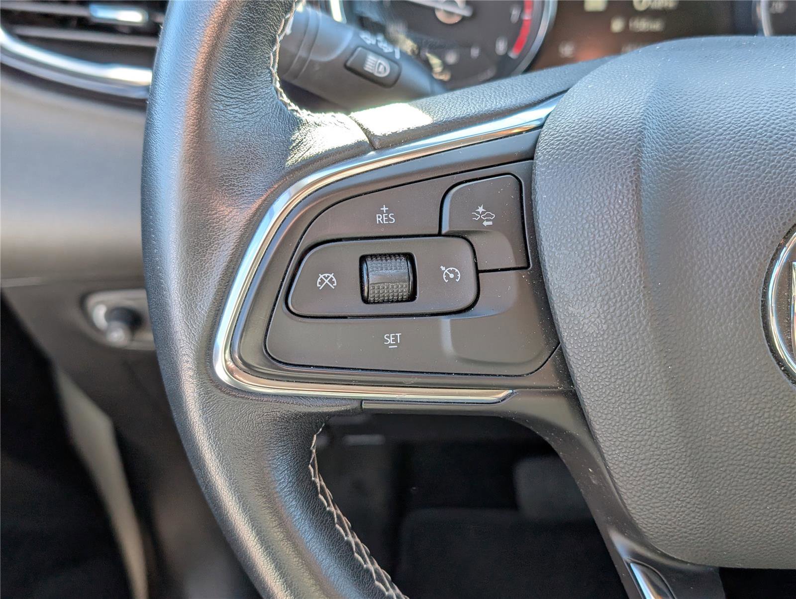 Used 2021 Buick Encore GX Select w/ Advanced Technology Package image 22