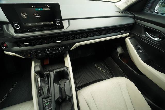 Used 2025 Honda Accord SE image 12