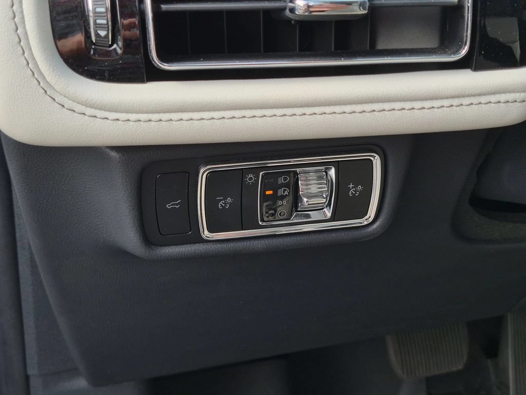 Used 2025 Lincoln Aviator Reserve w/ Luxury Package RWD image 13