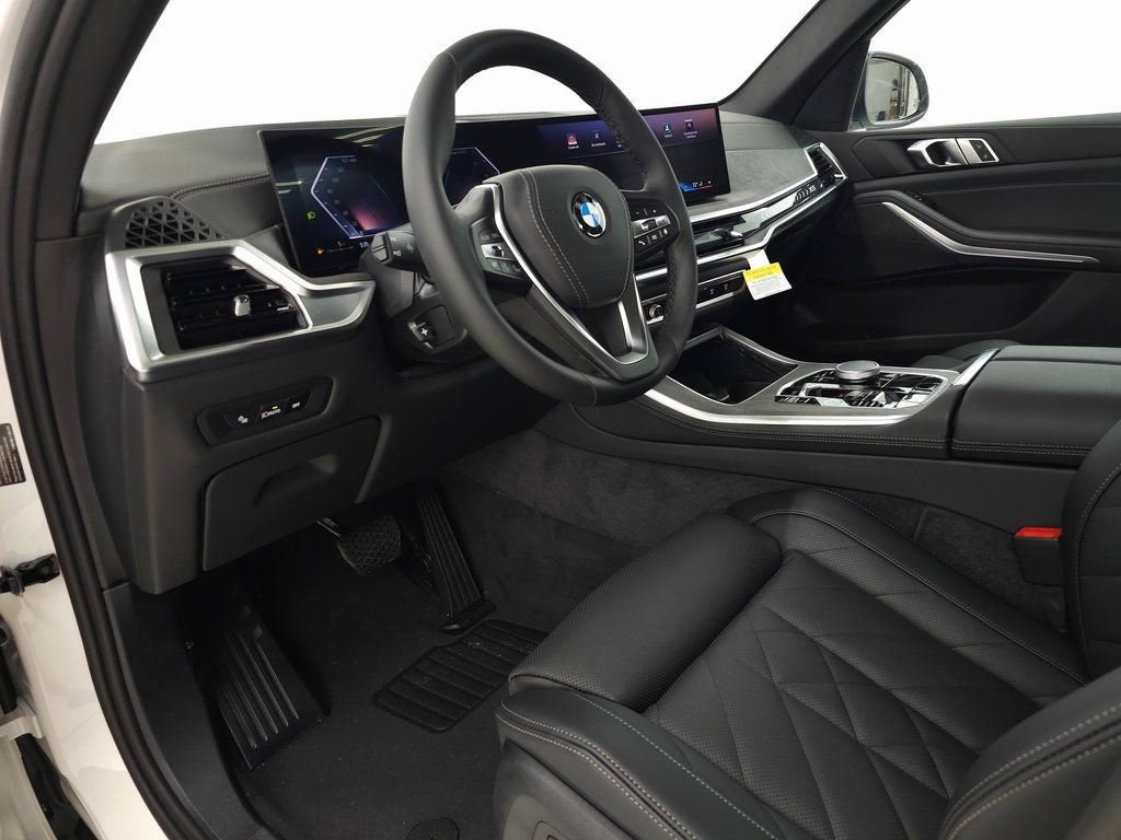 Used 2026 BMW X5 xDrive40i w/ Parking Assistance Package AWD/4WD image 10