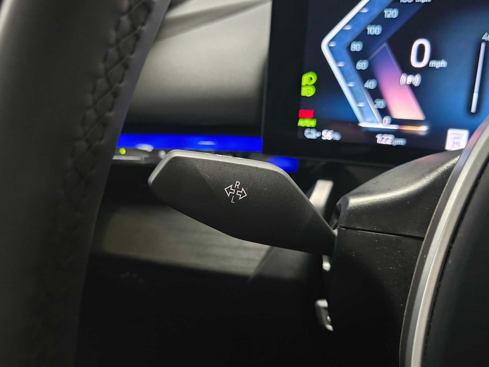 Used 2025 BMW i5 xDrive40 w/ Premium Package image 38