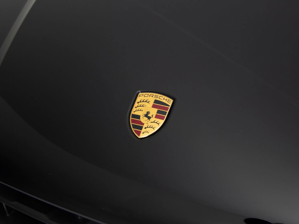 Certified 2025 Porsche Macan image 35