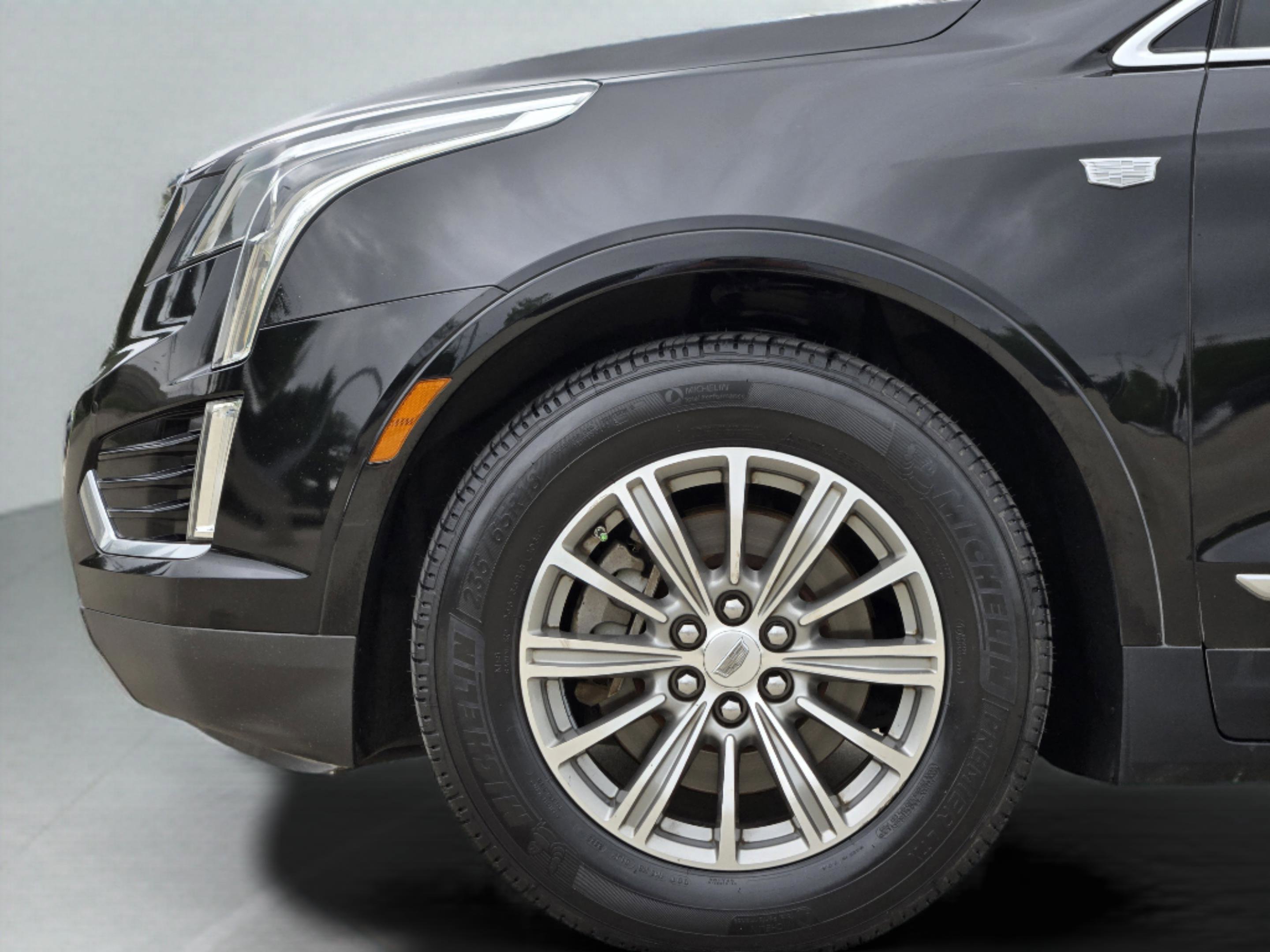 Used 2017 Cadillac XT5 Luxury w/ Driver Awareness Package AWD/4WD image 32
