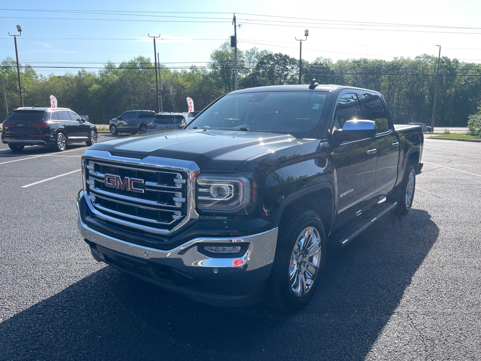 Used 2018 GMC Sierra 1500 SLT image 3