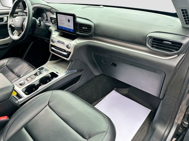 Used 2022 Ford Explorer XLT w/ Equipment Group 202A AWD/4WD image 31