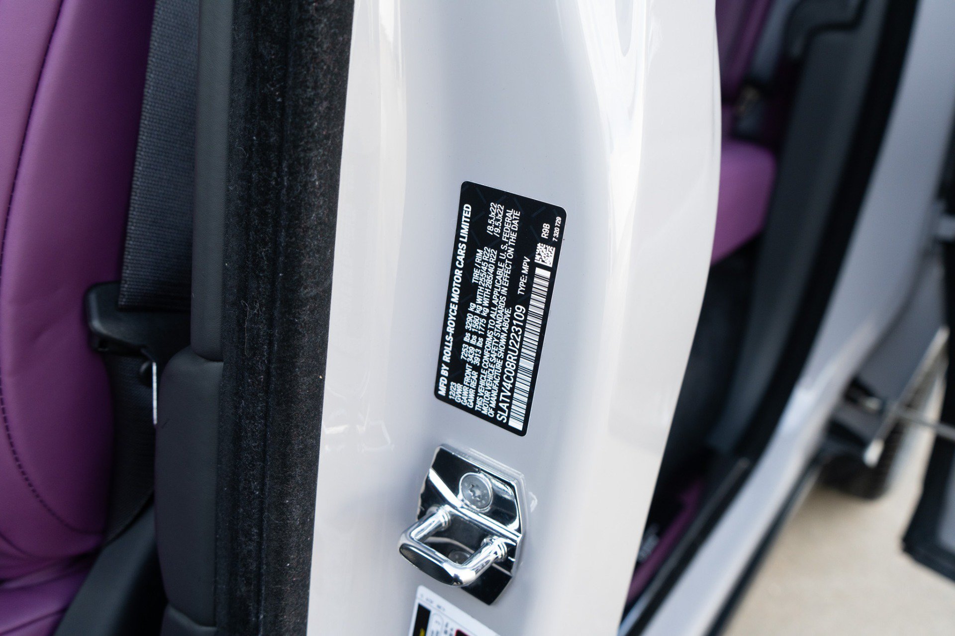 Used 2024 Rolls-Royce Cullinan AWD/4WD image 39