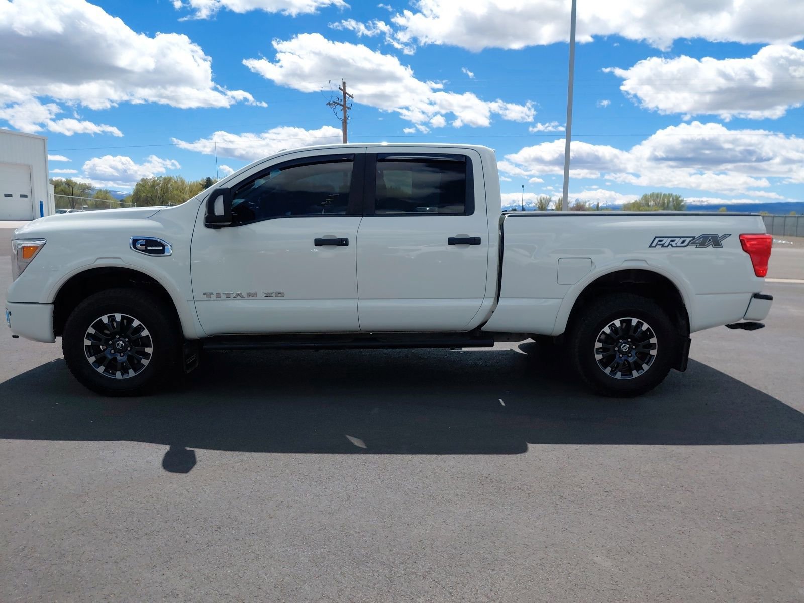 Used 2019 Nissan Titan PRO-4X image 9