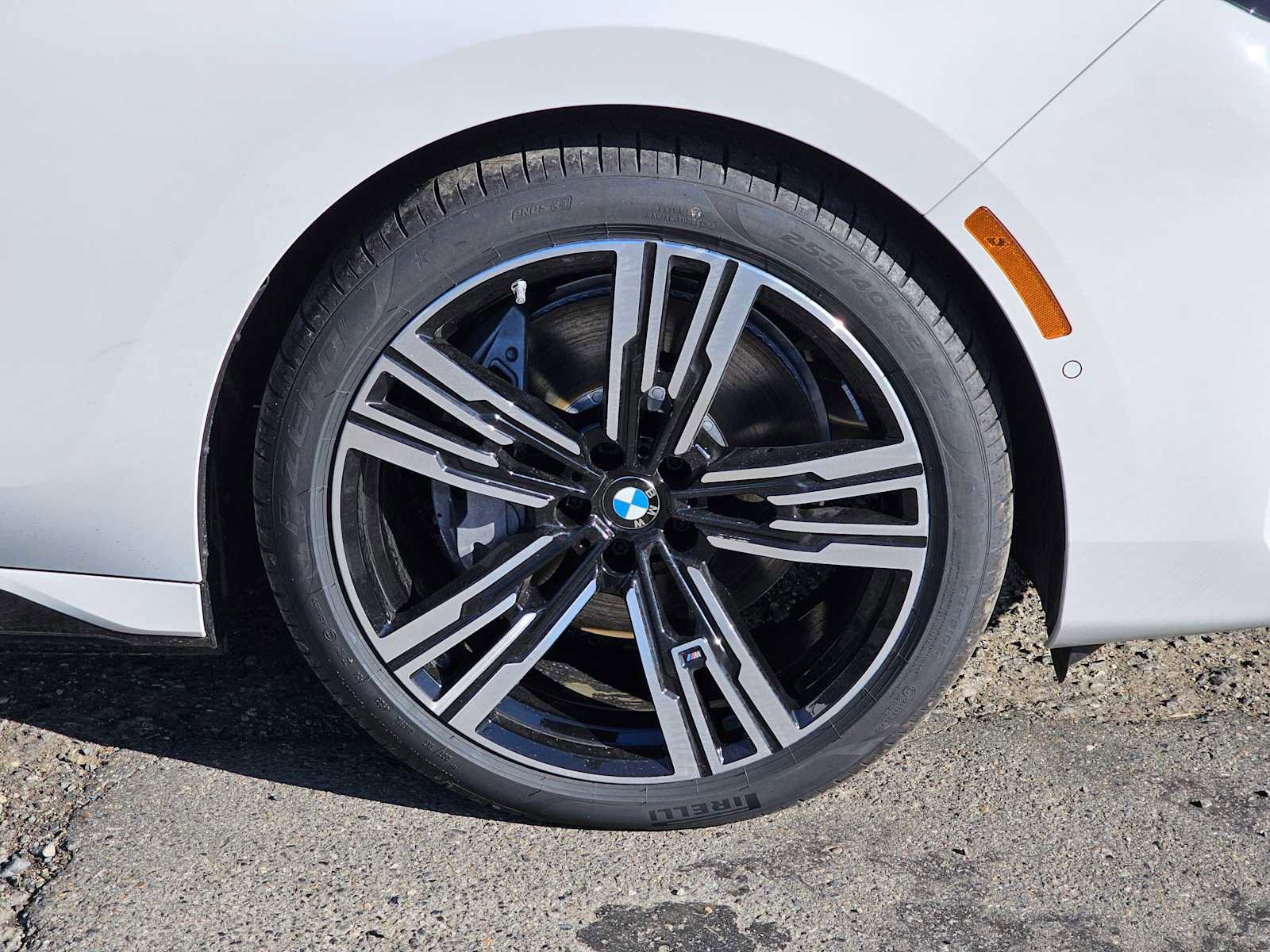 Used 2024 BMW i7 xDrive60 image 9