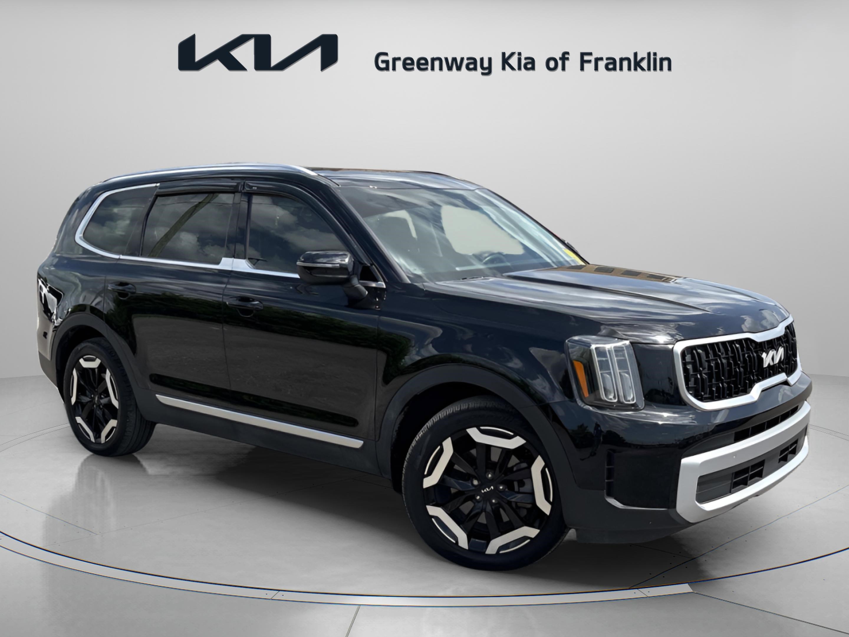 Used 2024 Kia Telluride EX w/ EX Captain's Chair Package