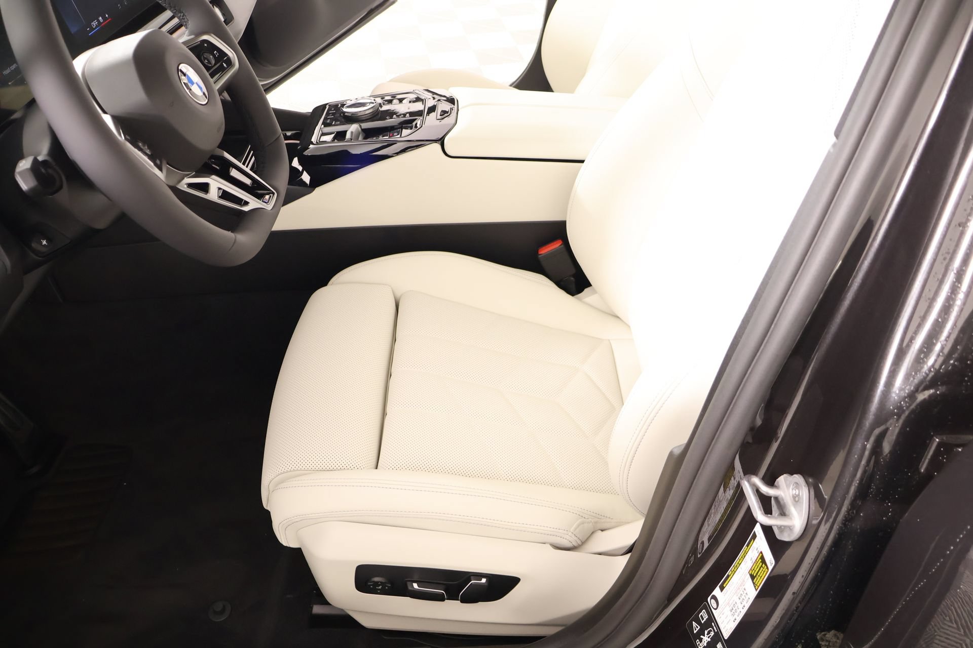 New 2026 BMW 530i xDrive w/ M Sport Package AWD/4WD image 11