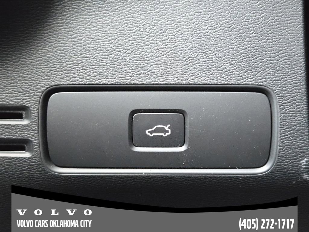 New 2026 Volvo XC40 B4 Core w/ Protection Package Premier image 21